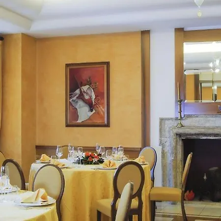Hotel&ristorante Miramonti Palazzo Storico Ξενοδοχείο