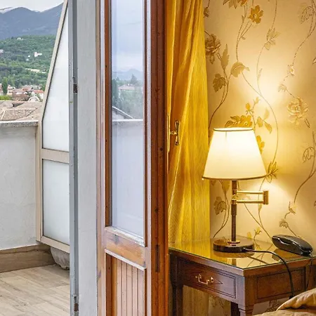 Hotel&ristorante Miramonti Palazzo Storico Ριέτι