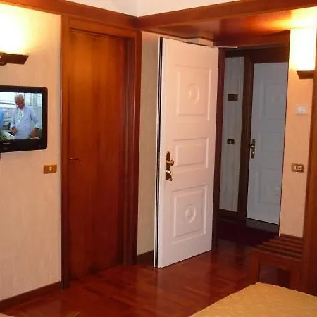 Hotel&ristorante Miramonti Palazzo Storico Ξενοδοχείο 4*