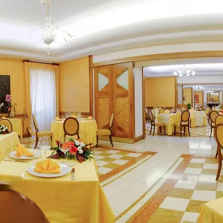 Hotel&ristorante Miramonti Palazzo Storico 4* Ριέτι