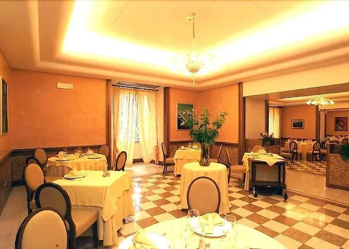 Hotel Hotel&ristorante Miramonti Palazzo Storico 4*