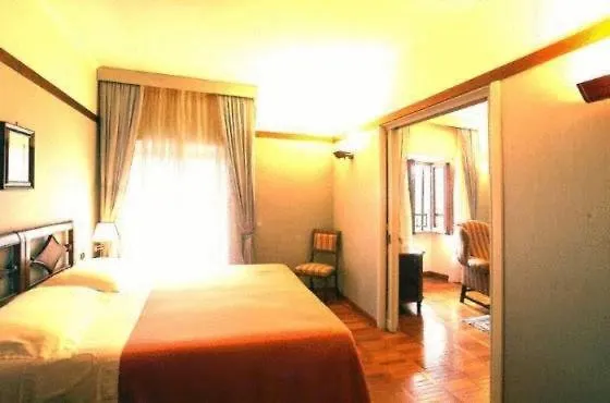Hotel&ristorante Miramonti Palazzo Storico Hotel 4*