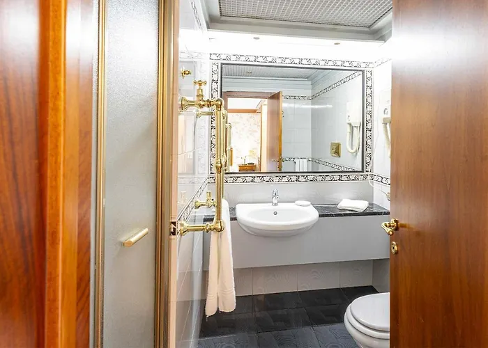 Hotel&ristorante Miramonti Palazzo Storico Hotel 4*